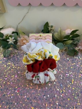 NWT Piper K 🍋🍒 Set of 4 “Fruit Themed” Scrunchies 😍